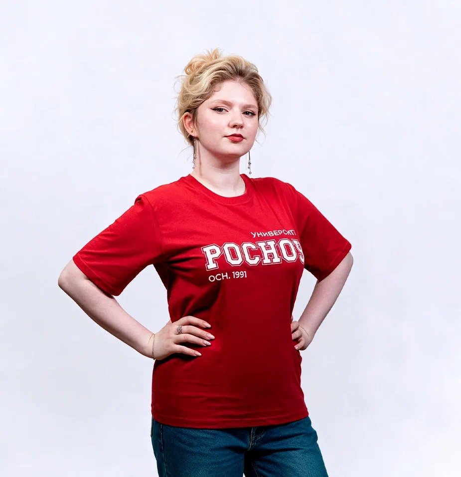 Футболка, цвет красный